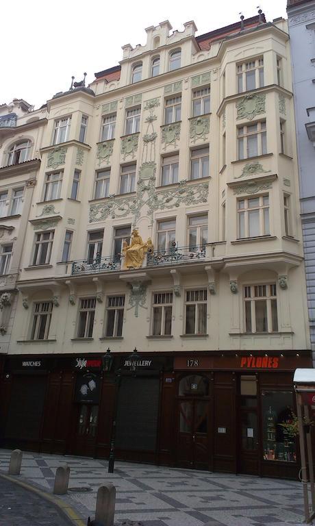 Charles IV Apartments Prag Eksteriør billede